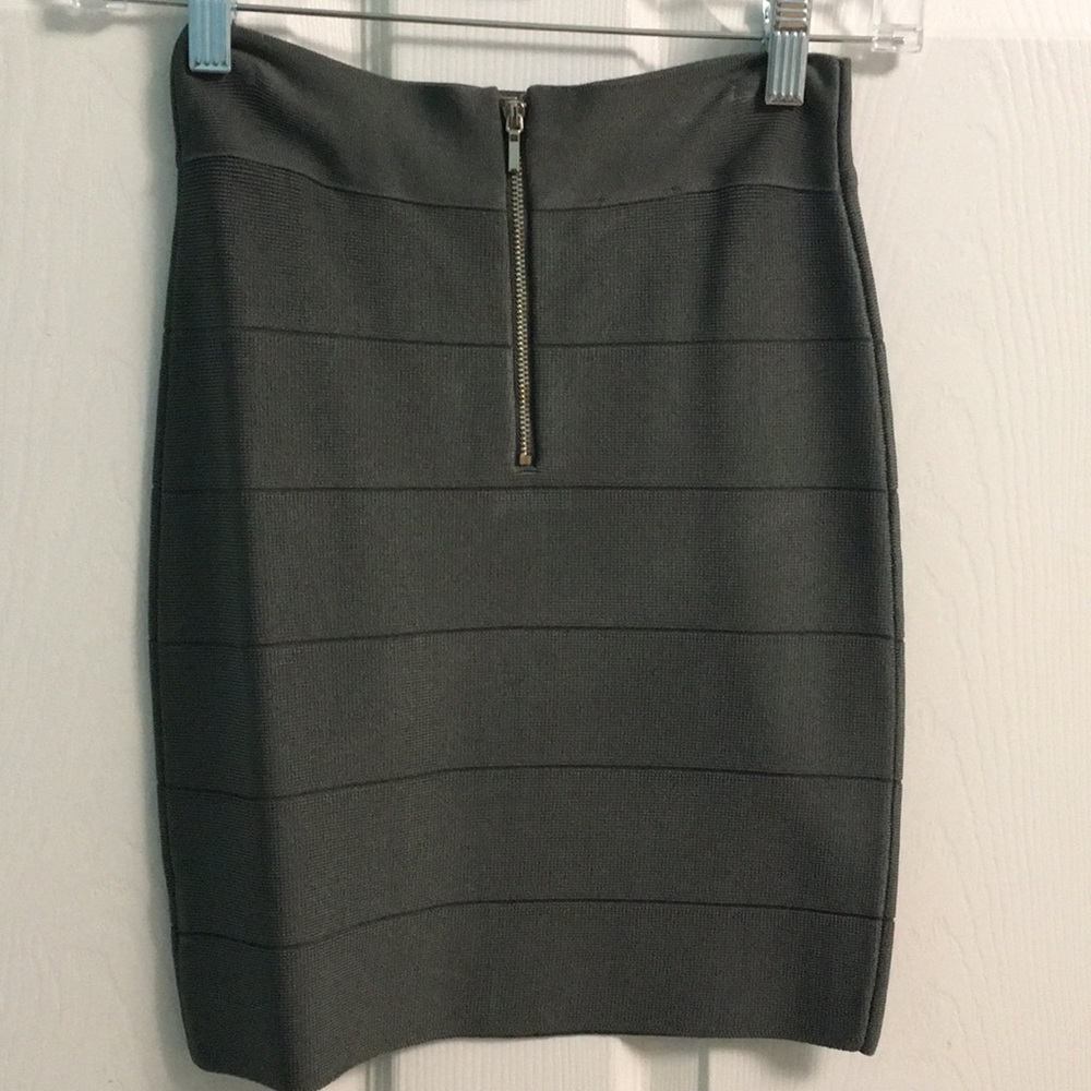 Bebe bodycon mini skirt dark green - Picture 3 of 4